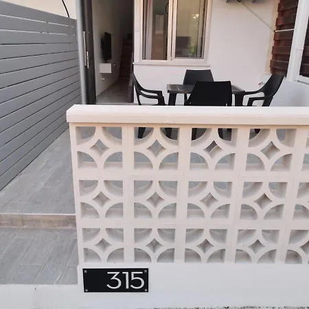 度假居 Eros Maisonette In Area Just 700 Meters Or One-minute Drive From Polis Municipal *