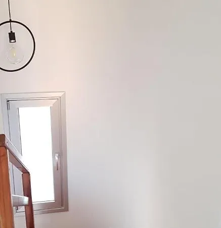 Eros Maisonette In Area Just 700 Meters Or One-minute Drive From Polis Municipal לאצ'י