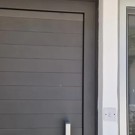 Eros Maisonette In Area Just 700 Meters Or One-minute Drive From Polis Municipal בית נופש