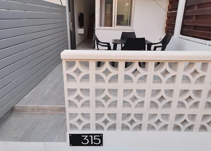 Case de vacanță Eros Maisonette In Area Just 700 Meters Or One-minute Drive From Polis Municipal *