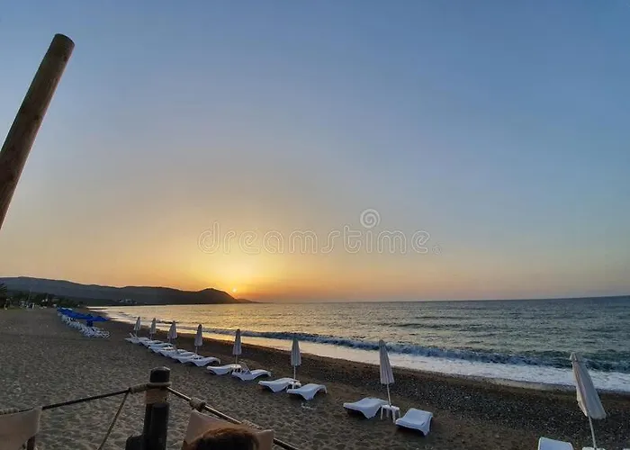 Eros Maisonette In Area Just 700 Meters Or One-minute Drive From Polis Municipal Prázdninový dům